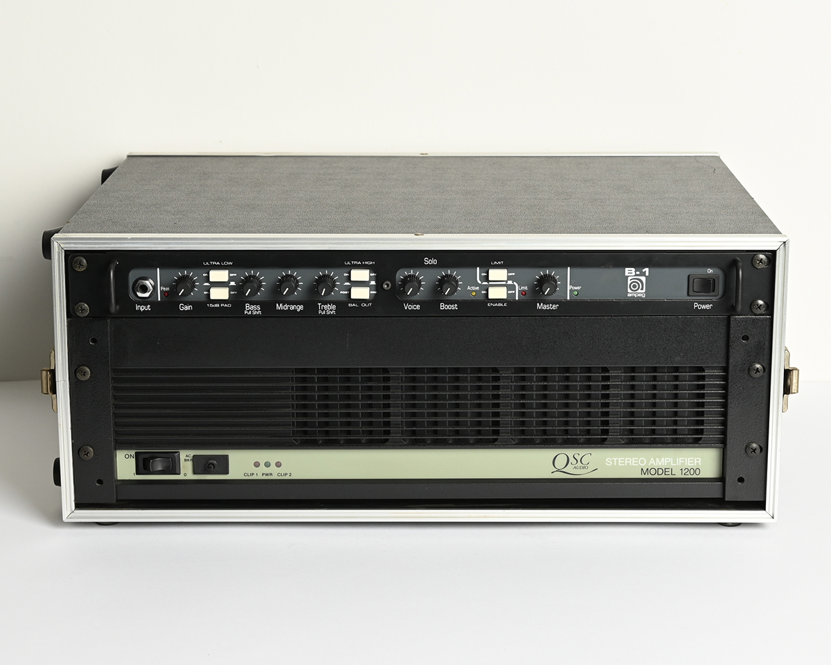 【驚きの破格値，本物保証】 通電のみ確認 アンプ QSC MODEL 1200 100V 7A+AMPEG MODEL B-1 100V 600W 4ohms USA/アメリカ製 音響機器(その他)｜売買されたオークション情報、yahooの商品情報をアーカイブ公開 - オークファン その他