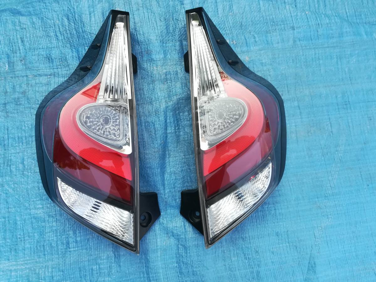 NHP10 左右セット アクア トヨタ テールランプ アクア純正後期