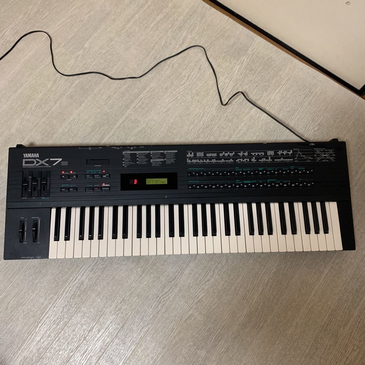 YAMAHA DX7 シンセサイザー 動作未確認 YAMAHA DX7 YAMAHA DX7 シンセサイザー 動作未確認 YAMAHA DX7
