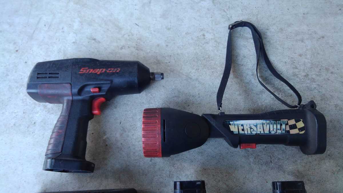 スナップオン ☆SNAP-ON スナップオン コードレスインパクトレンチ/LEDライト/充電器/バッテリーセット CTJ3850 CTCJ318 CTB3185 ジャンク品☆ snap-on 電動インパクト 3\u20448 - メンテナンス用品新