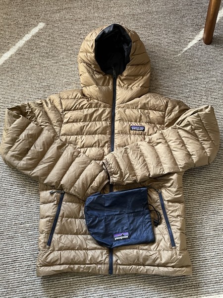 爆買い，新品 patagonia パタゴニア メンズ ダウン セーター フーディ STY84701 FA17 ベージュ系 Sサイズ(Sサイズ)｜売買されたオークション情報、yahooの商品情報をアーカイブ公開 - オークファン 男性用