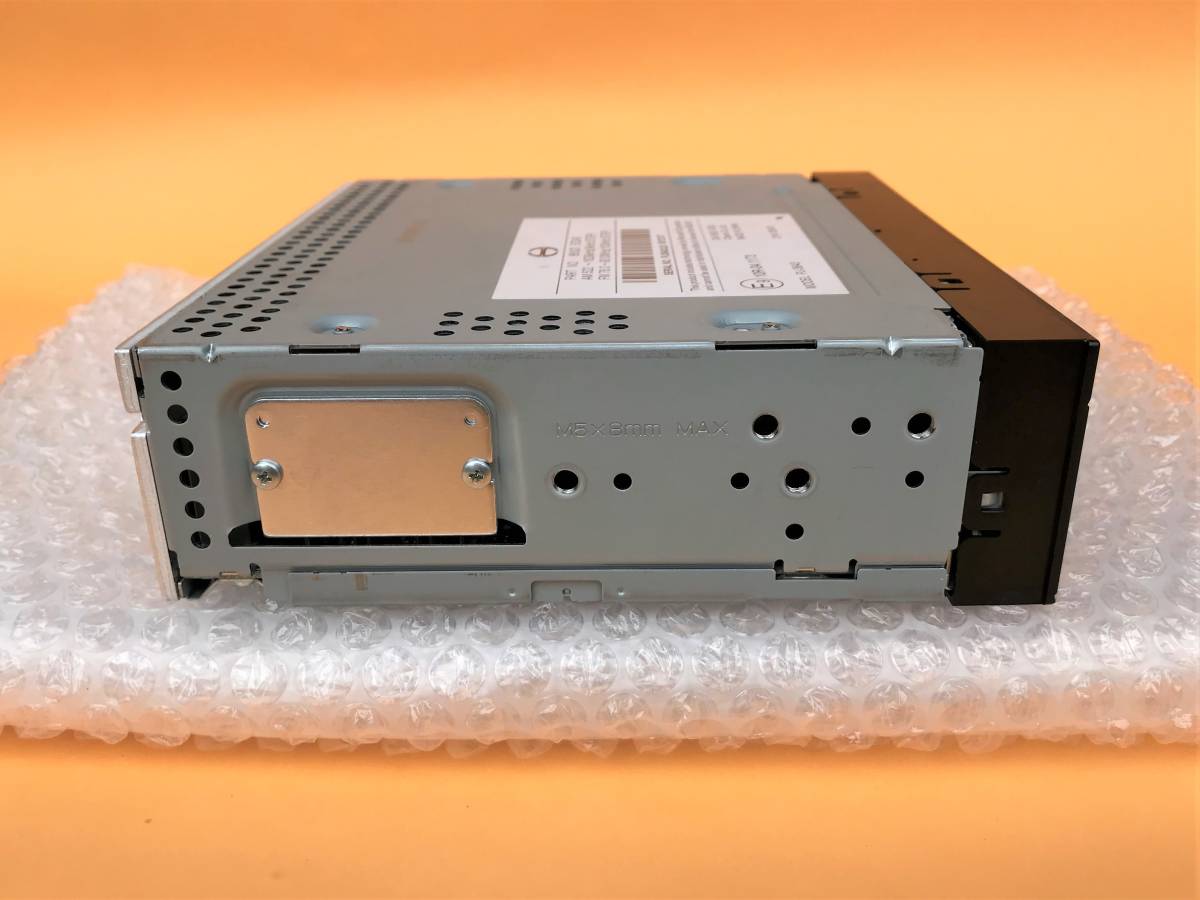 B0727C イスズ CDデッキ 8-9765-1391-1 24V 新車外し