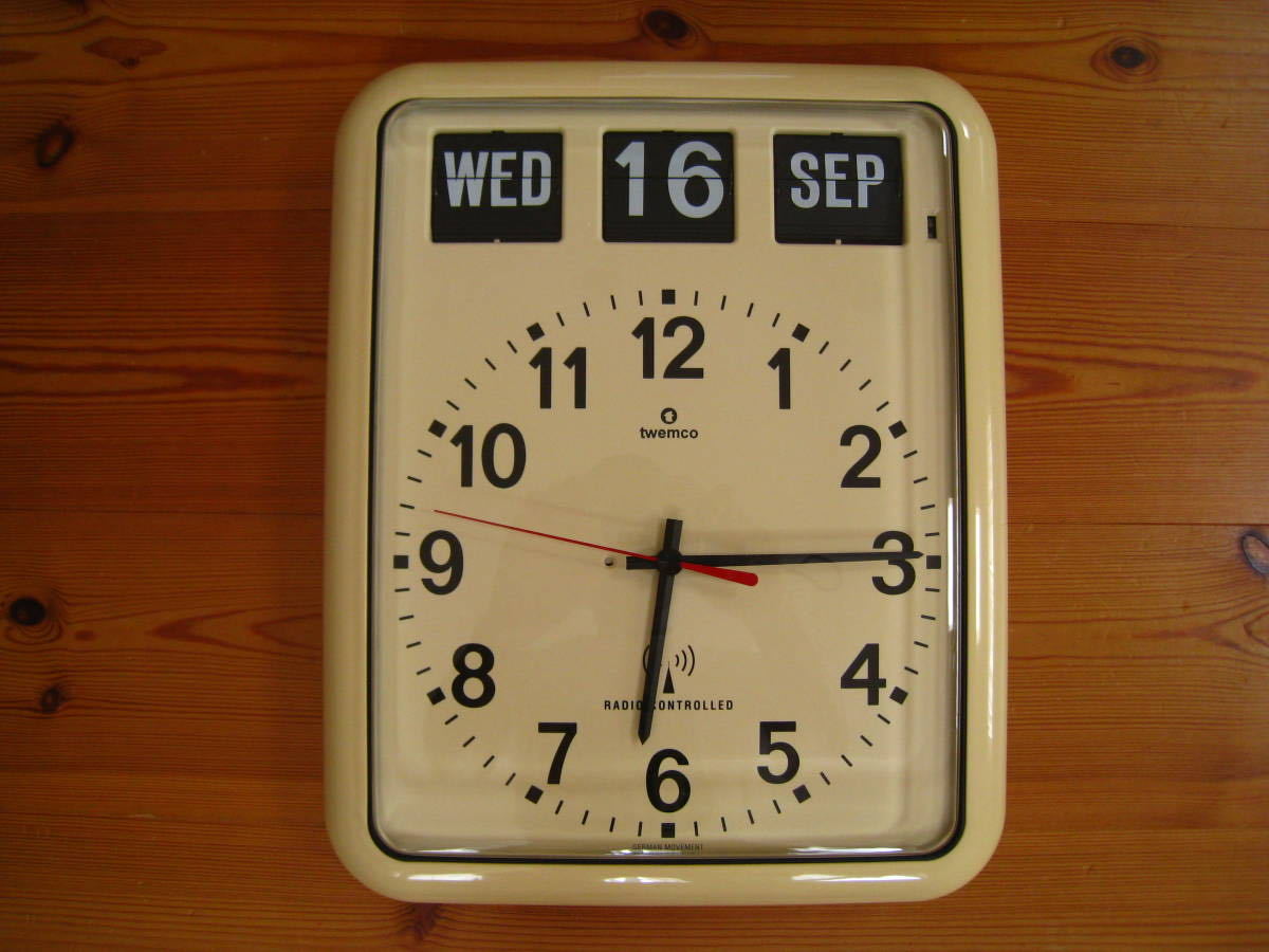 【美品】TWEMCO RC-12 時計 パタパタ 電波 壁掛け トゥエンコ TWEMCO トゥエンコ 電波 掛時計 パタパタ時計 フリップクロック