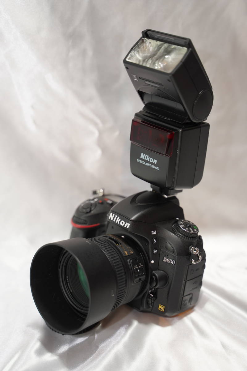 ◇◇美品◇◇ ニコン Nikon 一眼レフD600 50mmレンズセット フラッシュ