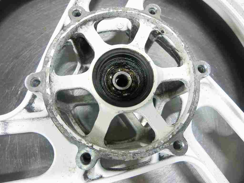 RZ250R フロントホイール 18x2.15☆29L、1XG