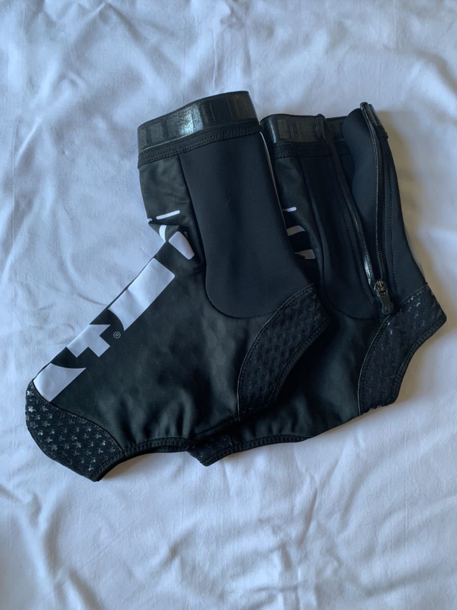 大人気，お得 アソス 冬用シューズカバー WinterBootie_S7 ウィンターブーティS7 Black Volkanga(ウォーマー、カバー)｜売買されたオークション情報、yahooの商品情報をアーカイブ公開 - オークファン ウォーマー、カバー