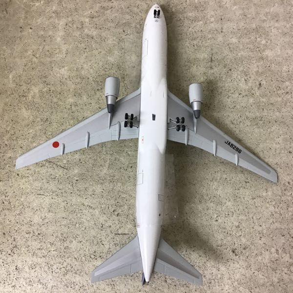 NH20138 1:200 BOEING 787-10 JA900A 完成品（WiFiレドーム・ギアつき