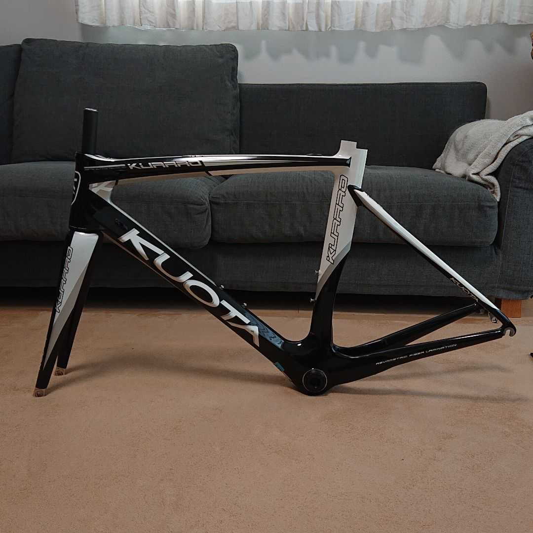 KUOTA KURARO | ロードバイク KUOTA（クォータ） 0 ハイエンドモデルに匹敵する走りを実現したプライス クオ－タ KURARO商品紹介・中古買取入荷情報 KUOTA&frasl;クォータ 2020年モデル KOUGAR KALIBUR DISC カーボンフレーム-黒地塩瀬七宝くずし名古屋帯 フレームの進化版であり、すでに優れた