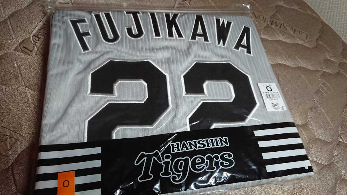 阪神タイガース 藤川球児 レプリカユニフォーム ビジター 22 Oサイズ 数年前購入 レプリカユニフォーム(応援ユニフォーム、ウエア)｜売買されたオークション情報、yahooの商品情報をアーカ 応援ユニフォーム、ウエア
