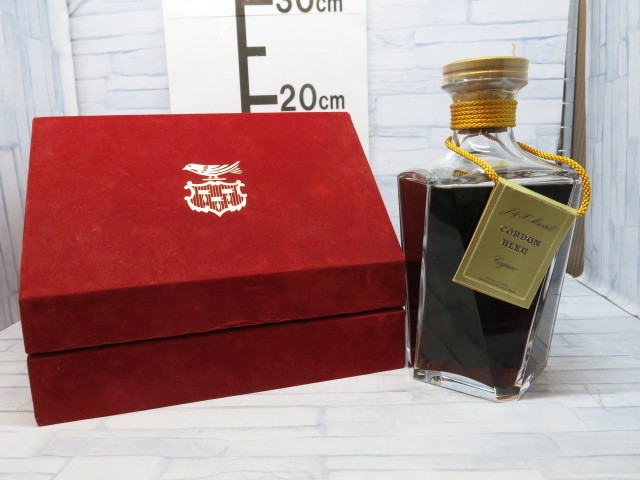 ☆Gol☆未開栓　マーテル　コルドンブルー　バカラ　７００ml　約40%　箱付き　替え栓付き