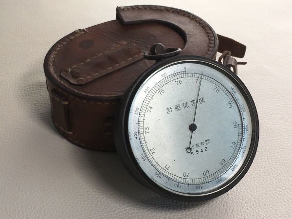 Y100N11A101 激レア!? 柳製作所 昭和19年 携帯気圧計 陸軍気象部 検定