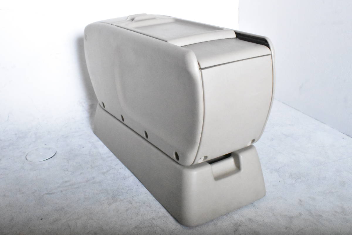 本物保証，大得価 201127501777100 トヨタOP センターコンソールBOX ベージュ ポルテ 10系(トヨタ用)｜売買されたオークション情報、yahooの商品情報をアーカイブ公開 - オークファン トヨタ用