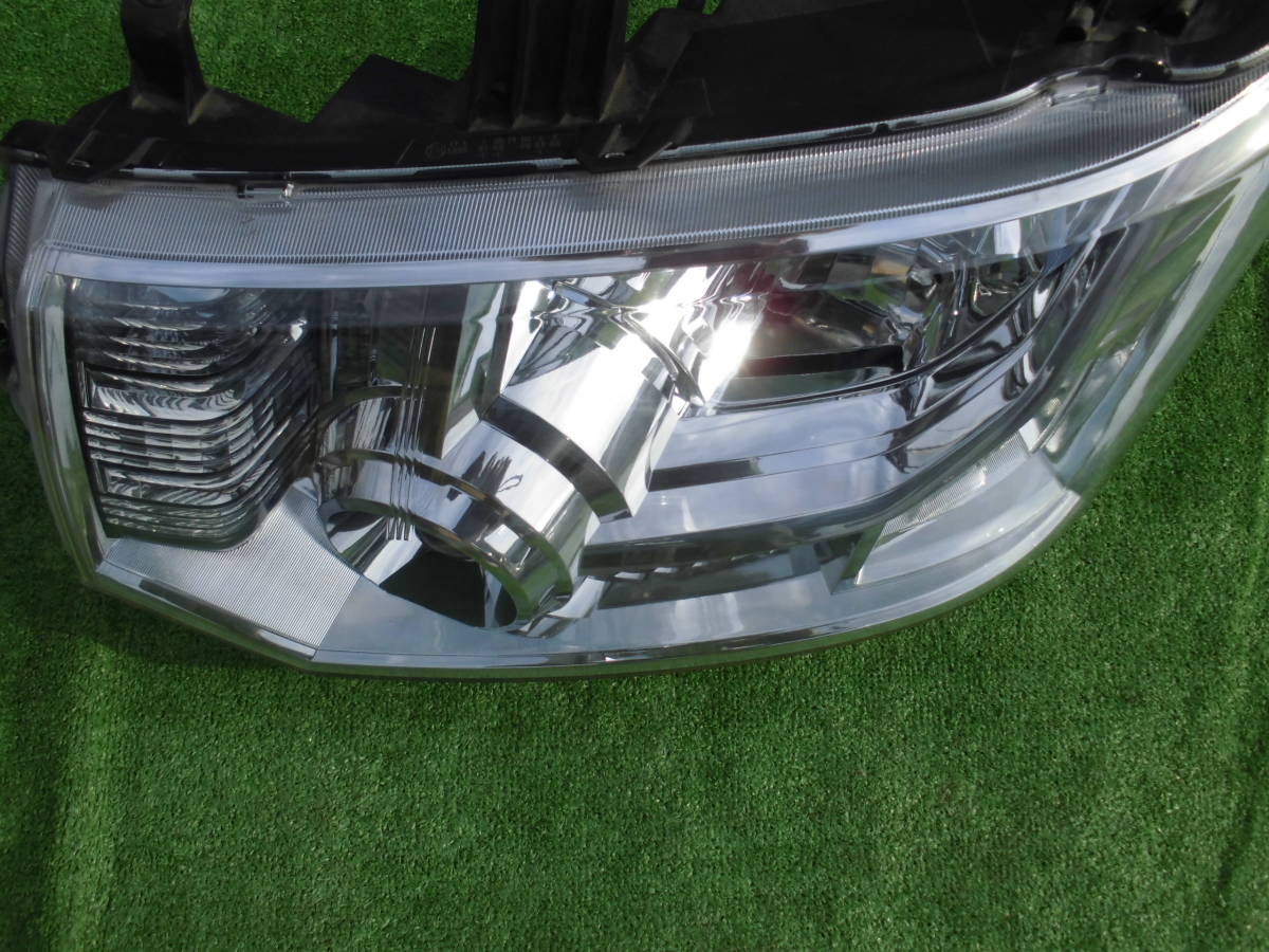 良品 デリカ D:5 純正 HID 左 ヘッドライト KOITO 100-87918