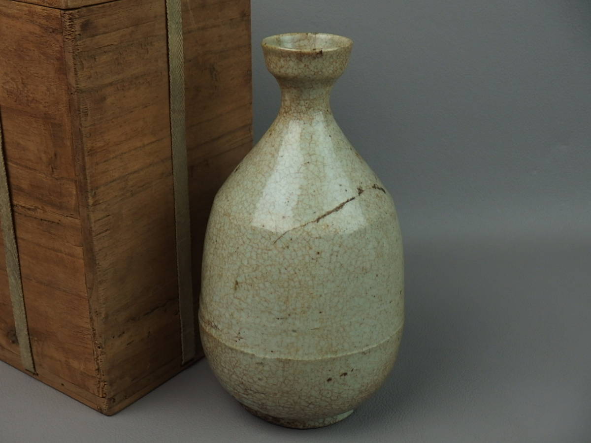 李朝割高台茶碗 – Tea Bowl with Dividing Bottom | 陶磁