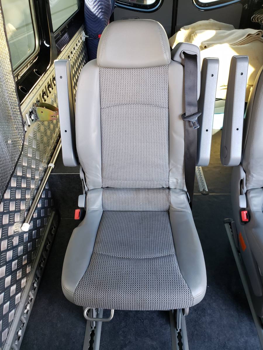  ベンツ V350 W639 ビアノ 2列目 セカンドシート A 車検時以外取り外し保管 メルセデスベンツ 送料2 762円から(メルセデス・ベンツ用)｜売買されたオークション情報、yahooの商品情報をアーカイブ メルセデス・ベンツ用