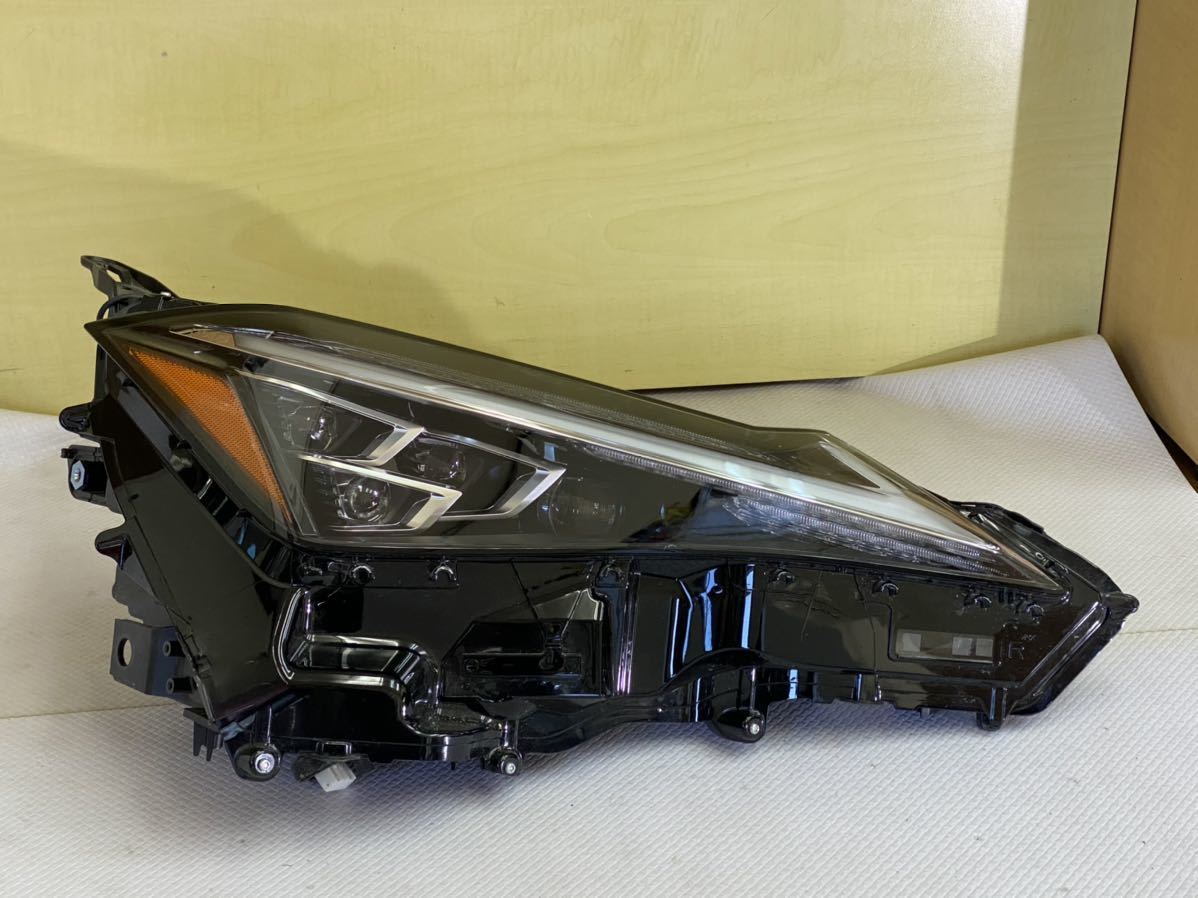 MZAA10 レクサスUX 右ヘッドライト Koito 76-49 LED#3383 ライト