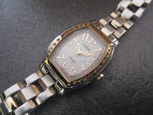 シチズン E031のYahoo!オークション(旧ヤフオク!)の相場・価格を見る