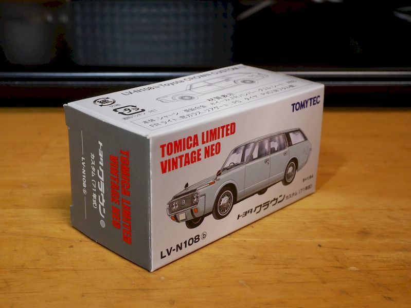 トミカ　リミテッド　クラウン　カスタム　LV-N108b ビンテージ 71年式 トミカリミテッドヴィンテージネオ☆LV-N108b トヨタ クラウン
