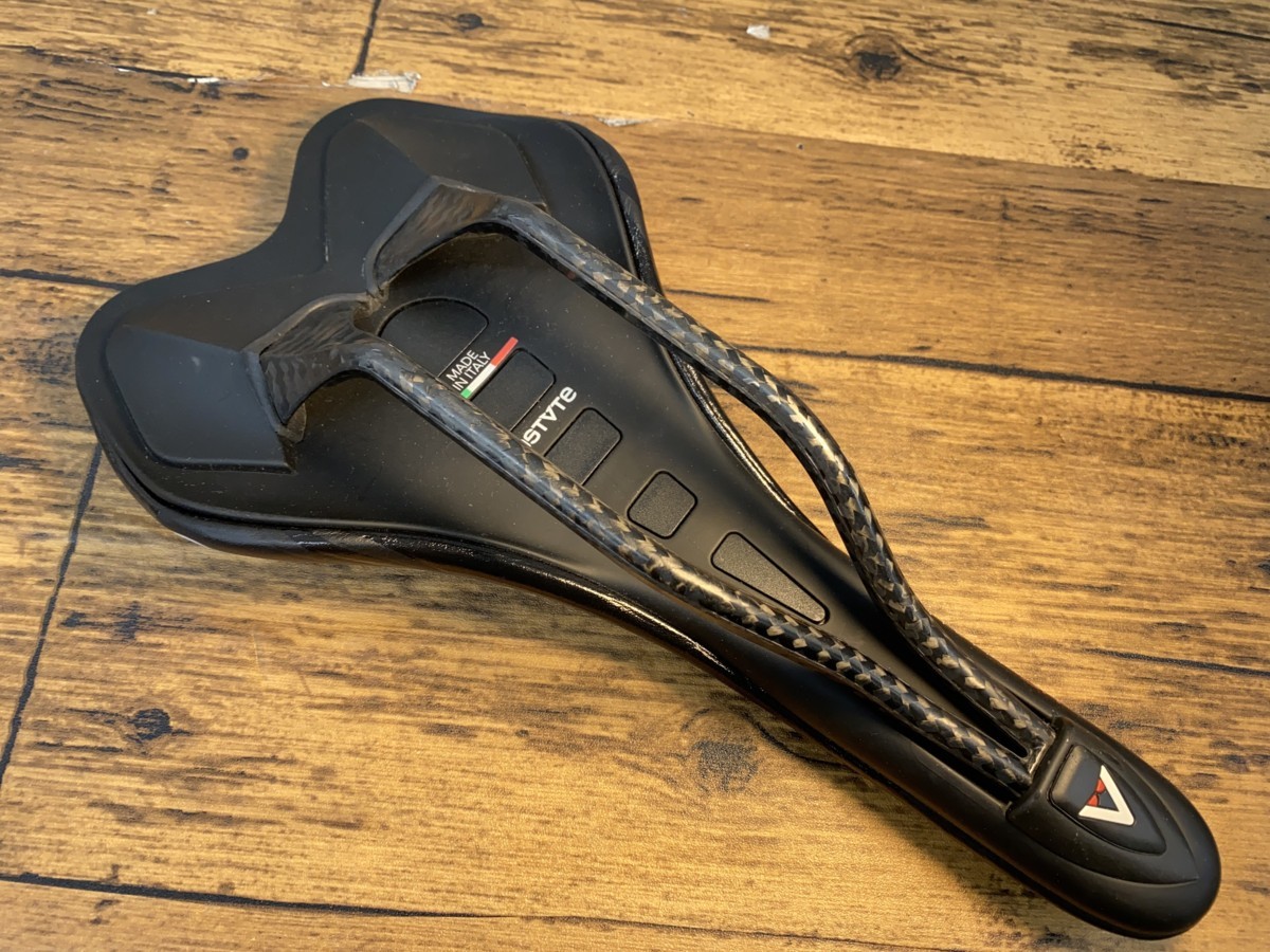 EP749 アスチュート Astute スカイライト Skylite SR サドル カーボン