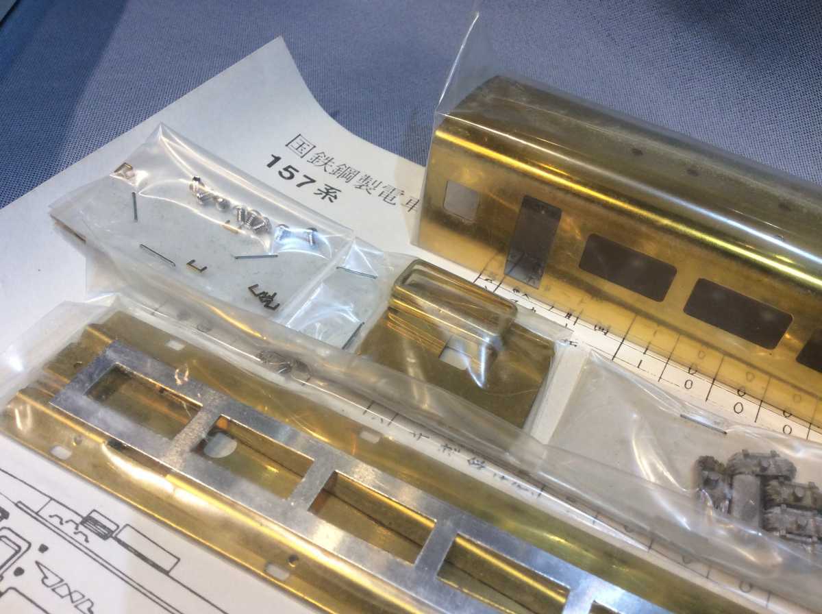 フェニックス模型製　サハ157(クーラー装着タイプ)ボディバラキット_2