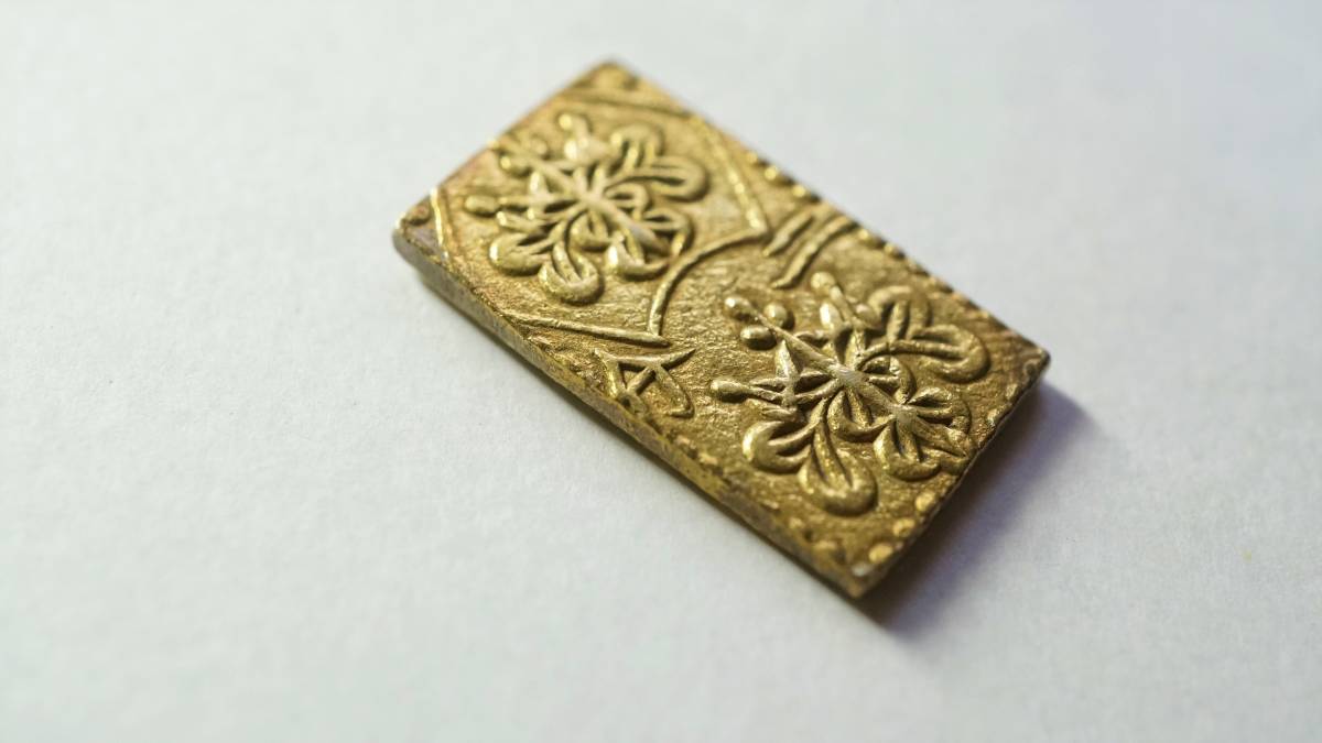8907）安政二分金 二分料金 金貨 二分判金 カフスボタン 9．9g