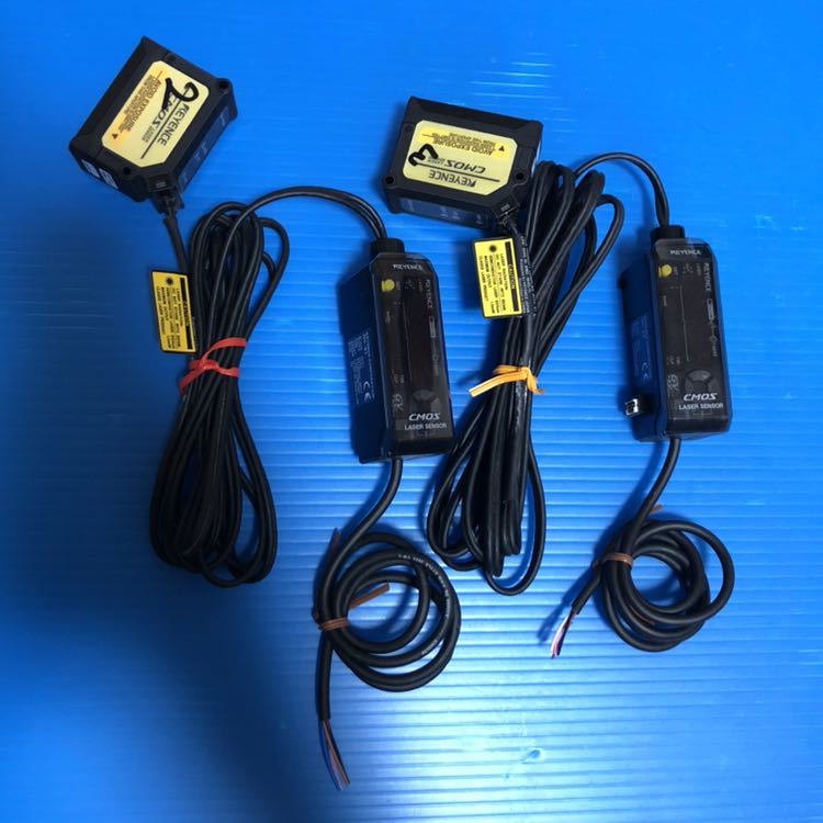 KEYENCE キーエンス KEYENCE CMOS レーザセンサ GV-21 アンプユニット センサヘッド付 GV-H130 2個セットです。