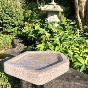 石 水鉢のヤフオク の相場 価格を見る ヤフオク の石 水鉢のオークション売買情報は34件が掲載されています