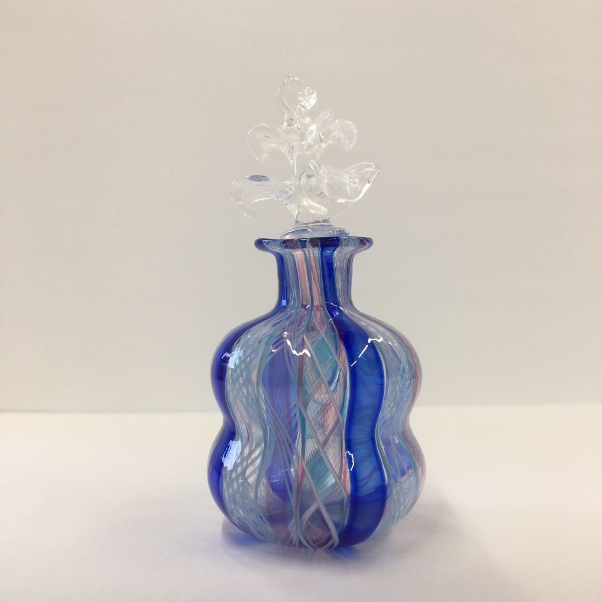 ○ヴェネチアングラス ベネチアングラス 香水瓶 蓋付き 花瓶にも ○ヴェネチアングラス ベネチアングラス 香水瓶 蓋付き 花瓶にも