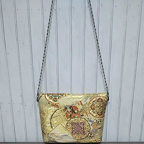 ポシェット【わ★heart】斜め掛けバッグ・着物・帯リメイク　ハンドメイド　ポーチ 重ね色紙に十二単