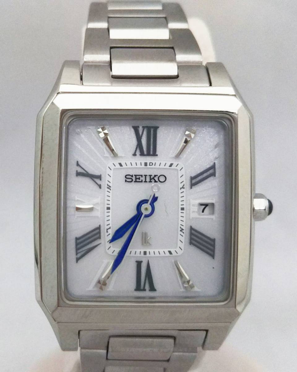 SEIKO セイコー LUKIA ルキア 1B22-0CF0 レディース 腕時計 シルバー色 角型 アラビア数字 フルオート カレンダー 青 電波ソーラー