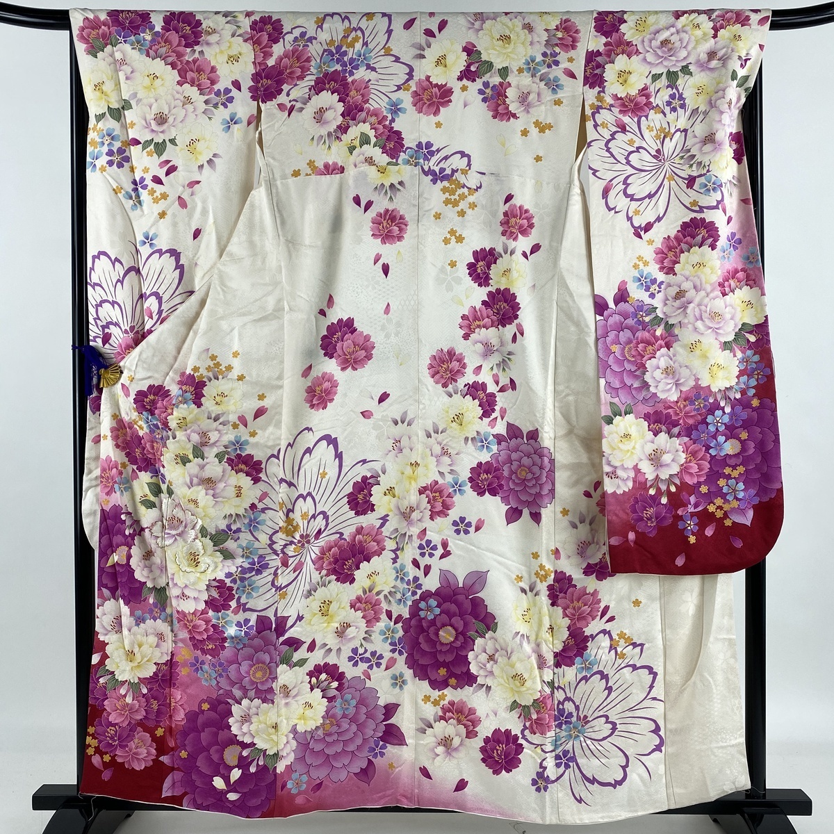 全国無料，100%新品 振袖 名品 かわいい 花 花びら ラメ 箔 クリーム 袷 身丈162cm 裄丈66cm M 正絹(振袖)｜売買されたオークション情報、yahooの商品情報をアーカイブ公開 - オークファン 振袖