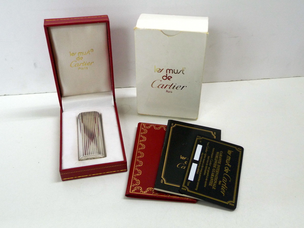 0302-107店66416 les must de Cartier ガスライター シルバー色