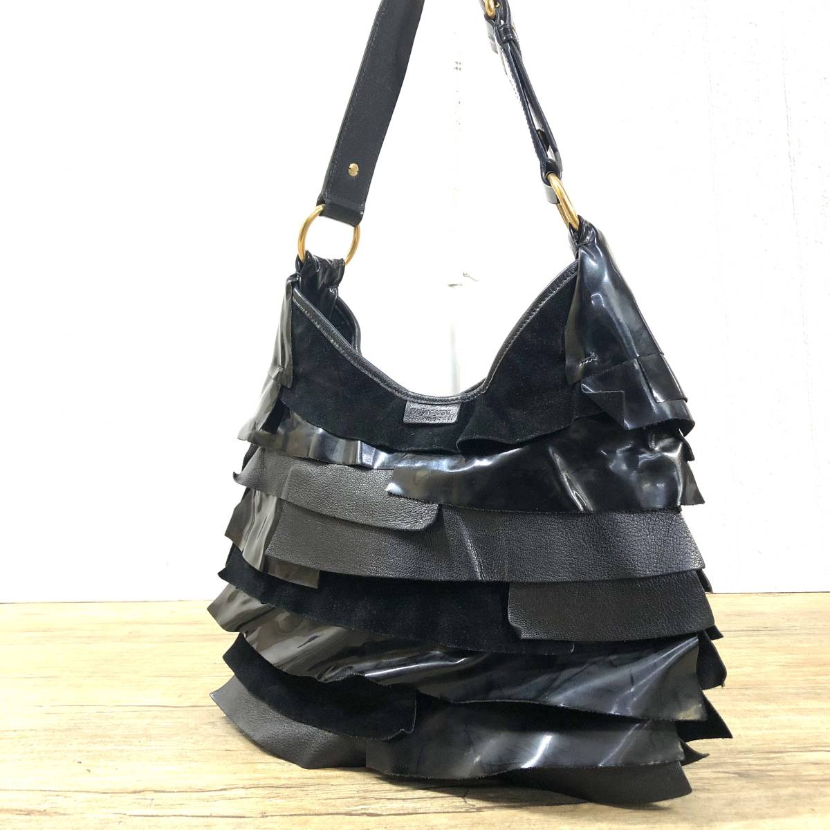 YSL イヴ・サンローラン サントロペ ワンショルダーバッグ 肩掛け 