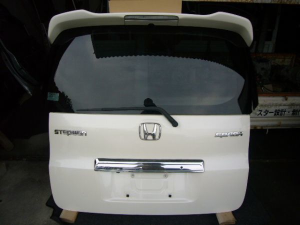 RK5 ステップワゴン スパーダ　リアゲート　バックドア　NH624P　H21年　R20919-1