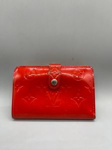 ヴィトン 財布 赤の平均価格は25 732円 ヤフオク 等のヴィトン 財布 赤のオークション売買情報は23件が掲載されています