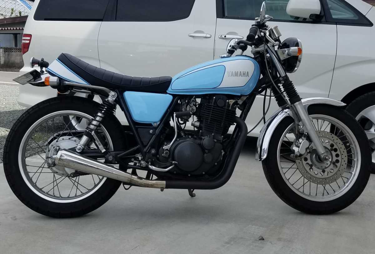 人気定番，限定SALE SR400RH01J 純正ライトカスタム カフェレーサー