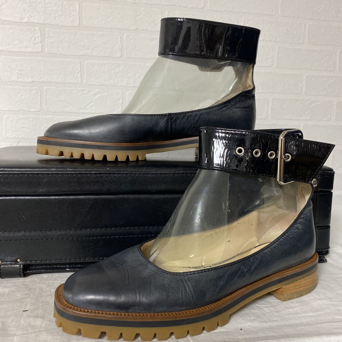 15 Vivienne Westwood ヴィヴィアンウエストウッド シューズ レザーシューズ ベルトシューズ 39 レディース 女性用 売買されたオークション情報 Yahooの商品情報をアーカイブ公開 オークファン Aucfan Com