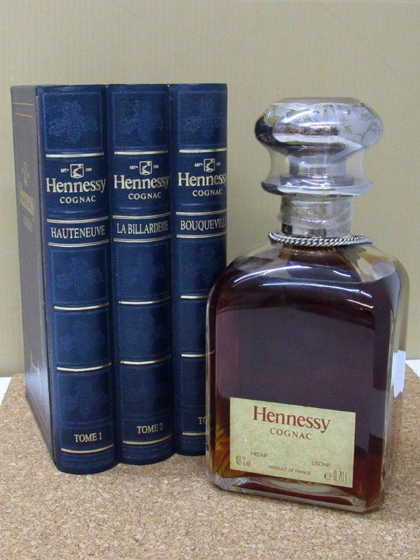 未開栓 ヘネシー Hennessy COGNAC シルバートップ ブック 700ml 箱付
