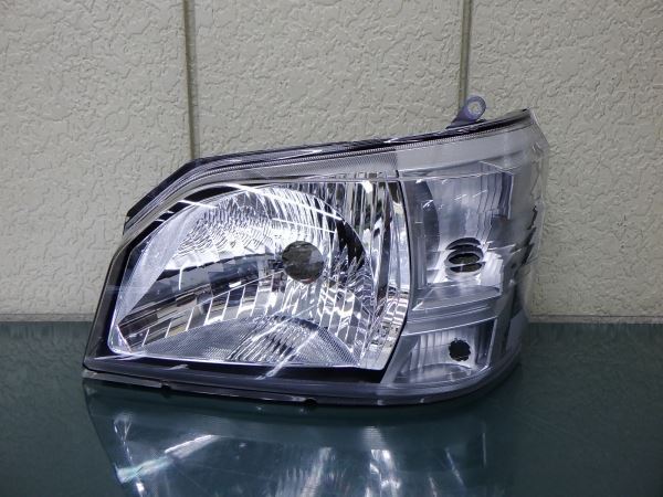 お買い得，定番 4177642 ハイゼットトラック S500P/S510P 前期 左ライト ノーマルハロゲン STANLEY W2714(ヘッドライト)｜売買されたオークション情報、yahooの商品情報をアーカイブ公開 - オークファン ダイハツ用