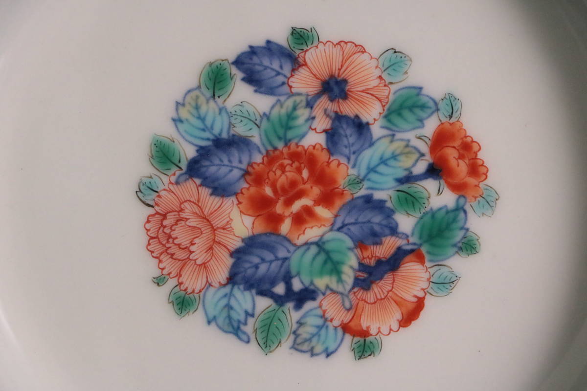 有田焼 【16 色鍋島 今泉今右衛門 錦梅牡丹椿菊図見込牡丹