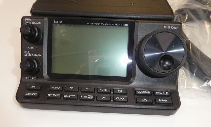 お買い得，豊富な ICOM IC-7100 HF＋50 ＋144＋430MHz SSB/CW/RTTY/AM/FM/DV 100W トランシーバー(モービル)｜売買されたオークション情報、yahooの商品情報をアーカイブ公開 - オークファン モービル