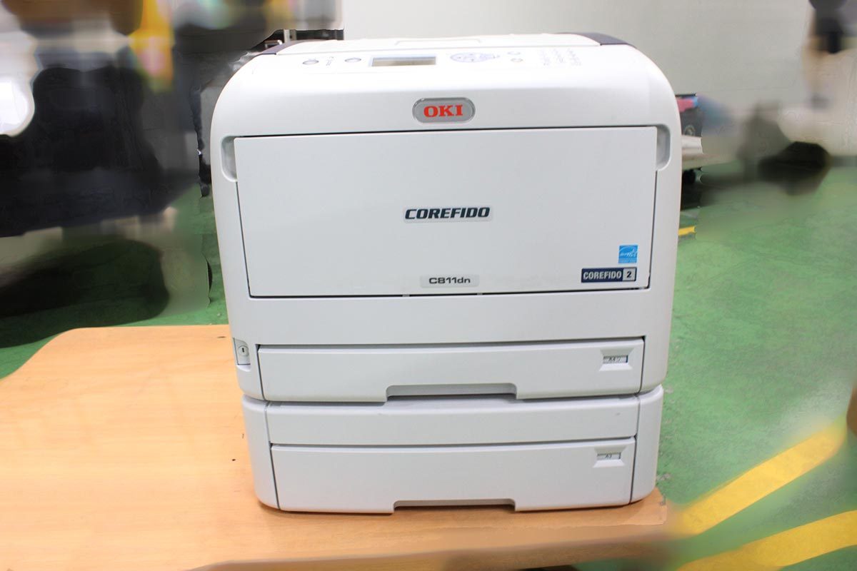 OKI C811dnカラーLEDプリンター本体（増設トレイ・専用キャスター