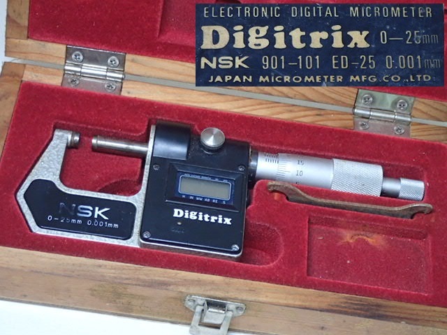 H070694 ★動作確認済み♪箱付き♪ NSK Digitrix デジタルマイクロメーター（デジタルノギス）0-25ｍｍ ♪