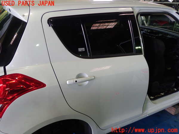 1UPJ-78631290]スイフトスポーツ(ZC32S)右後ドア 中古