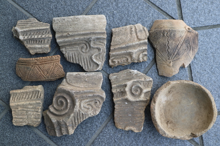 出土品！？　土器　残欠　９点　検縄文弥生古墳考古土偶埴輪勾玉珍品希少骨董オブジェ時代