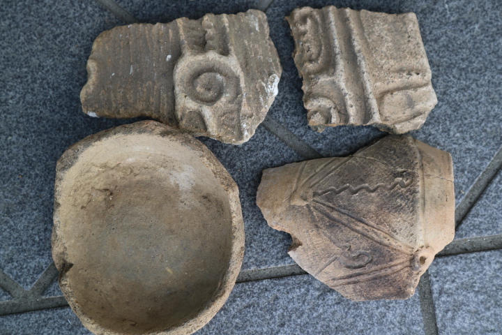 出土品！？　土器　残欠　９点　検縄文弥生古墳考古土偶埴輪勾玉珍品希少骨董オブジェ時代