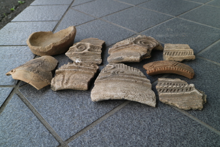 出土品！？　土器　残欠　９点　検縄文弥生古墳考古土偶埴輪勾玉珍品希少骨董オブジェ時代