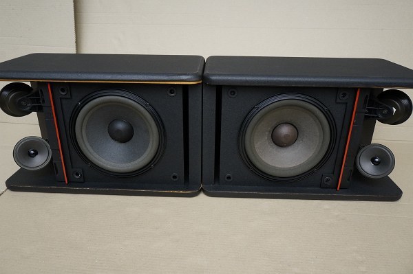 BOSE 301-AV 2本セット 音出し良好ですが外観難あり MONITOR BOSE