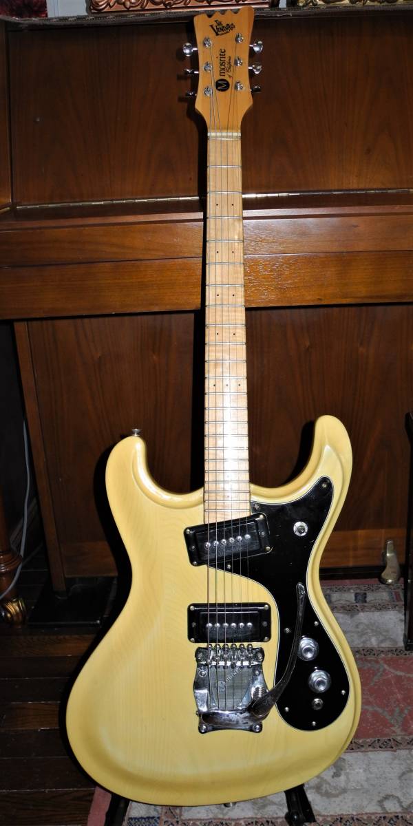 Ventures Model The Mosrite モズライト - THE VENTURES mosrite