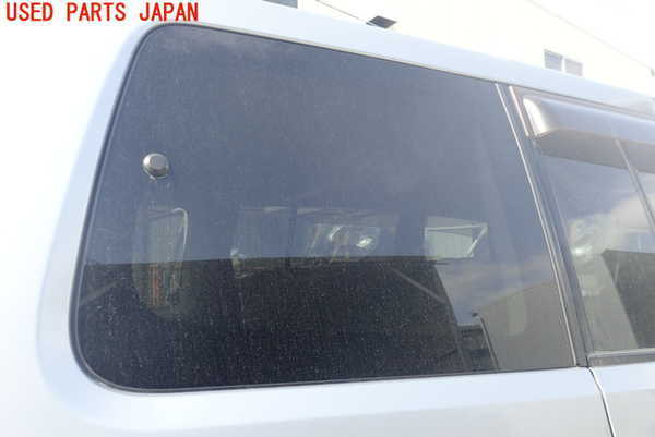 1UPJ-73561380]パジェロ(V98W)右クォーターガラス 中古